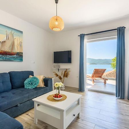 Apartments Morska Vila 3 코마르나 외부 사진