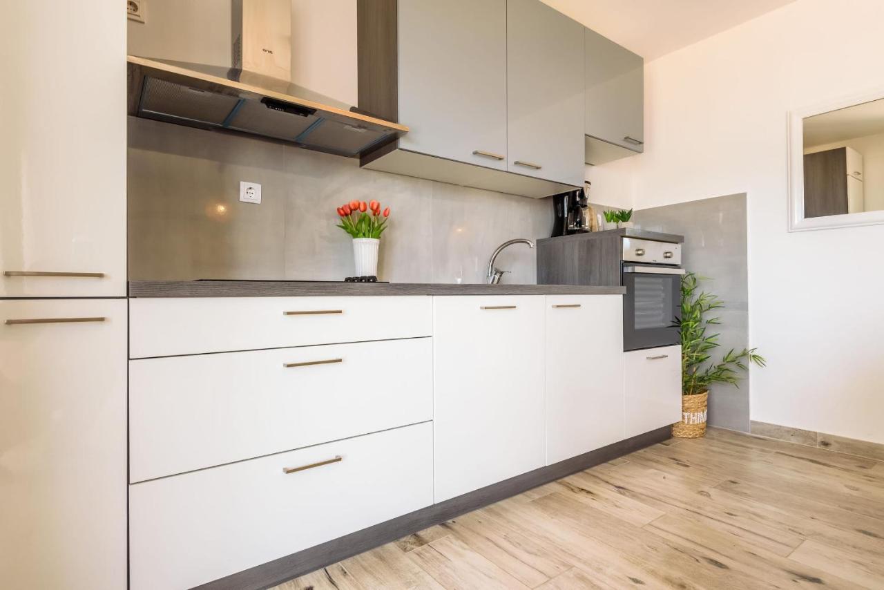 Apartments Morska Vila 3 코마르나 외부 사진